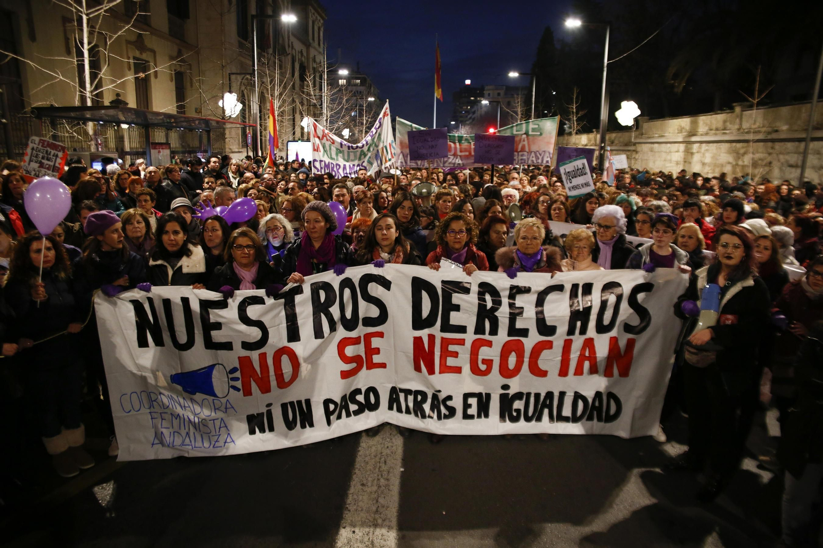 10.000 personas en la manifestación feminista.