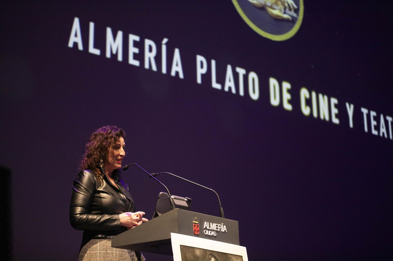 El estreno en Almería del largometraje documental "Concha Robles", en imágenes