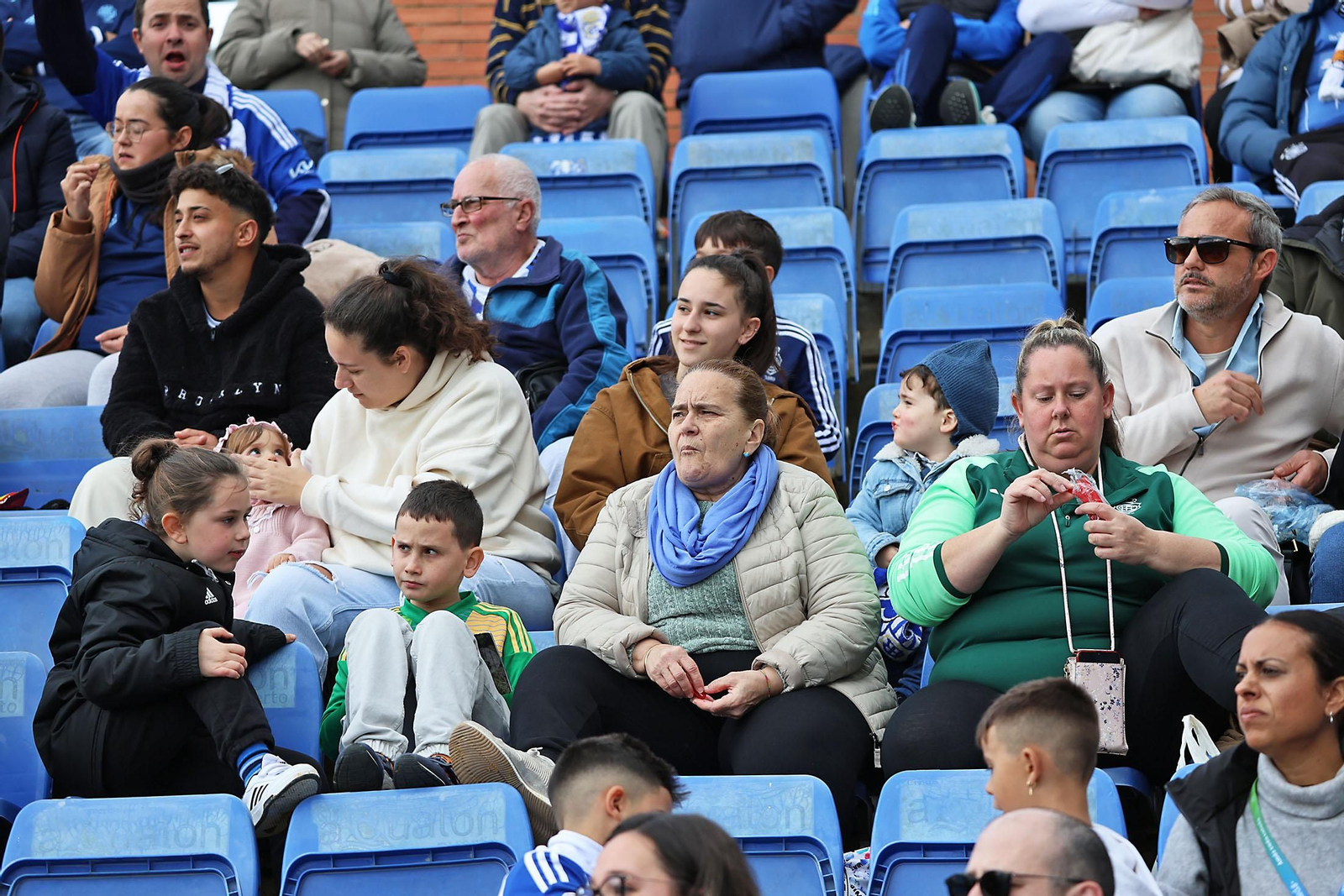 Búscate en el Nuevo Colombino en el Recreativo de Huelva vs Antequera