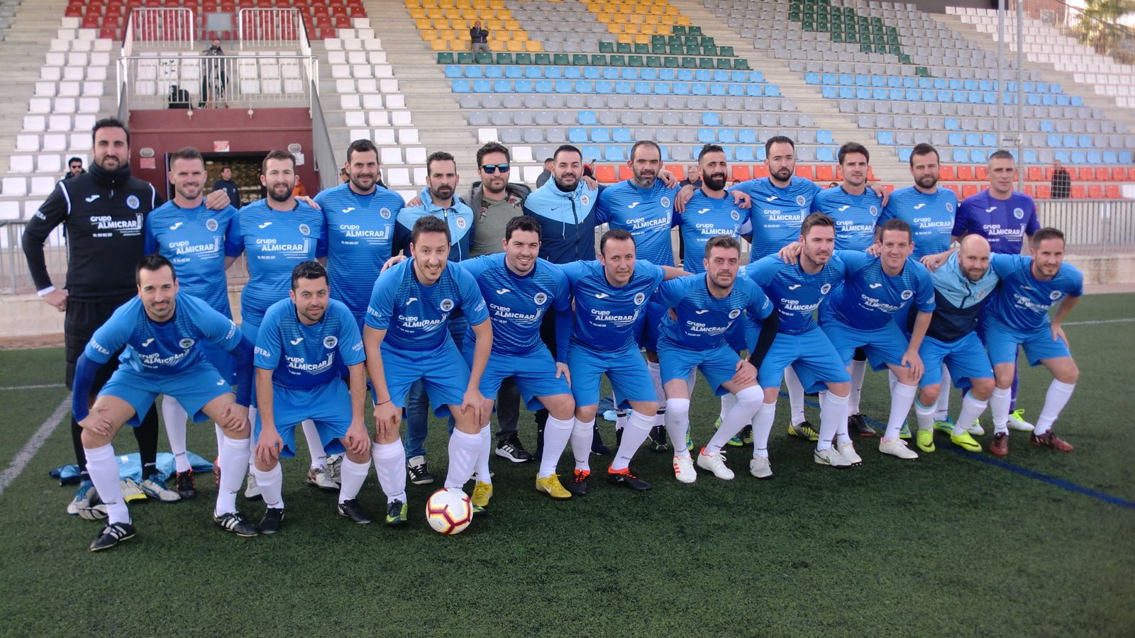 Nueva Andalucía, campeón de segunda.