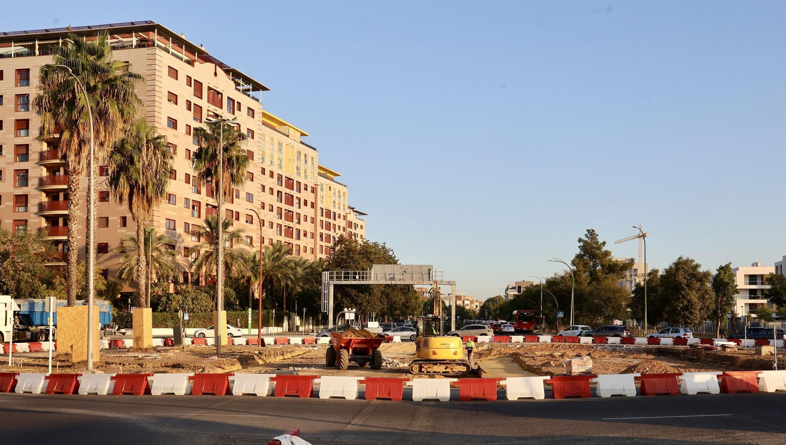 Así están las obras para eliminar la rotonda de la avenida de Jerez