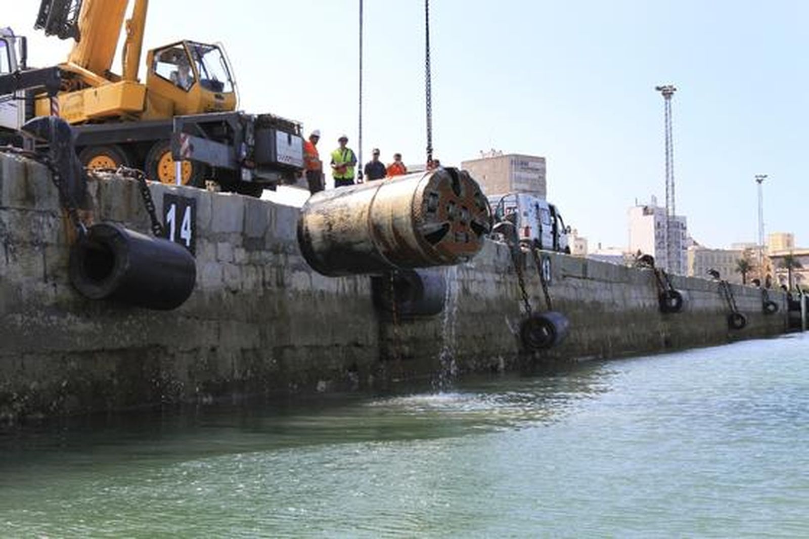 La construcción del aliviadero de pluviales en la plaza de San Juan de Dios culmina su primera fase.

Foto: Almudena Torres