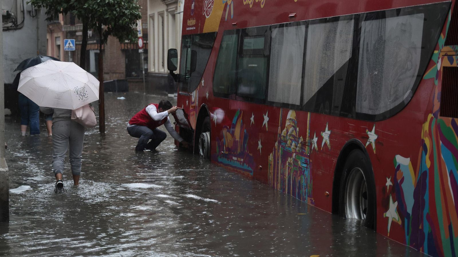 El centro de Sevilla anegado, todas las fotos.