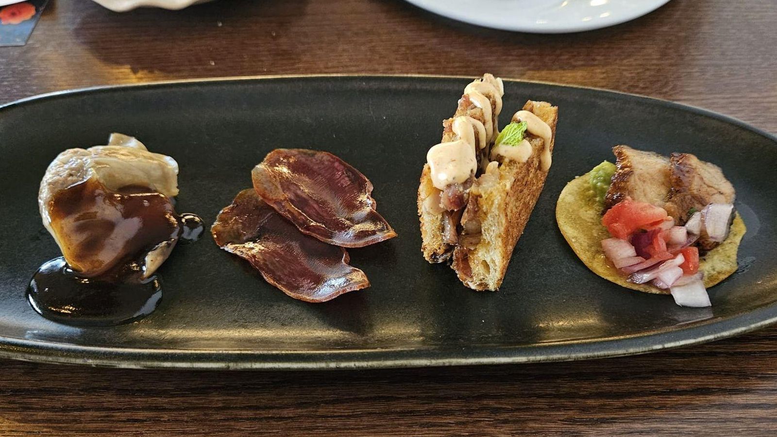 La experiencia gastronómica comienza con el plato 'Comerse el coco'