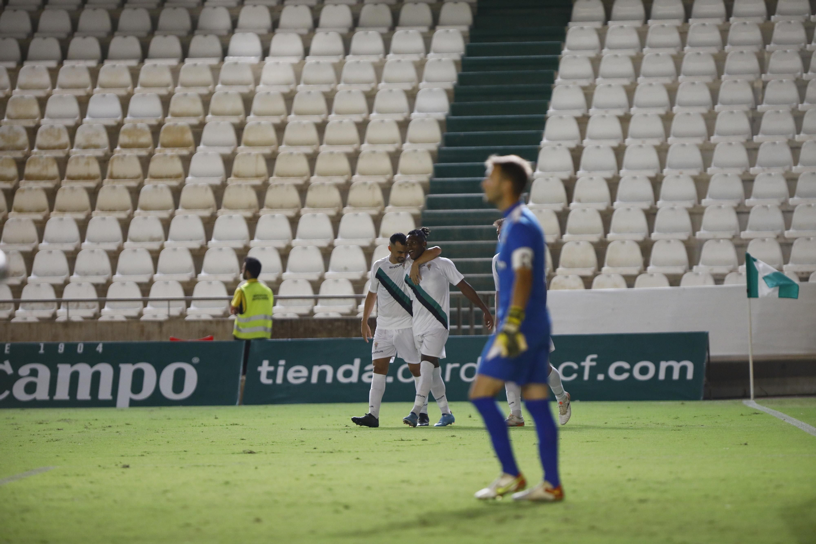Las imágenes de la victoria del Córdoba CF ante el Mérida
