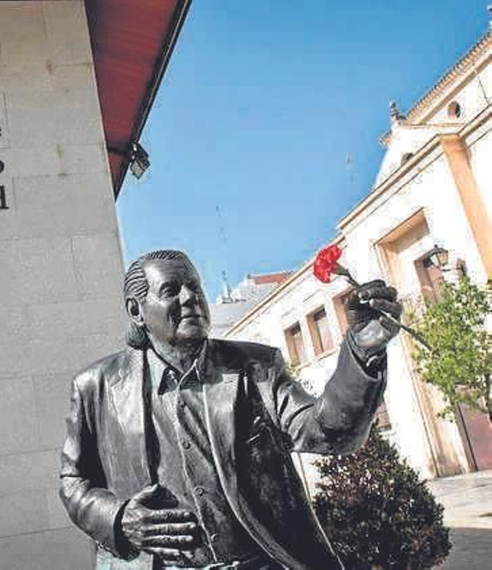 La escultura de Chano Domínguez en la plaza de La Merced.