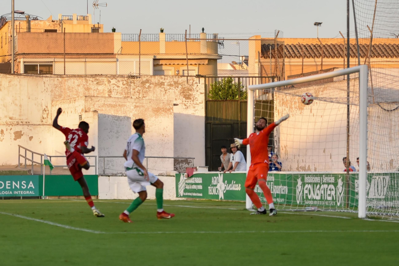 Imágenes del 1-1 del Xerez CD en casa del Sanluqueño
