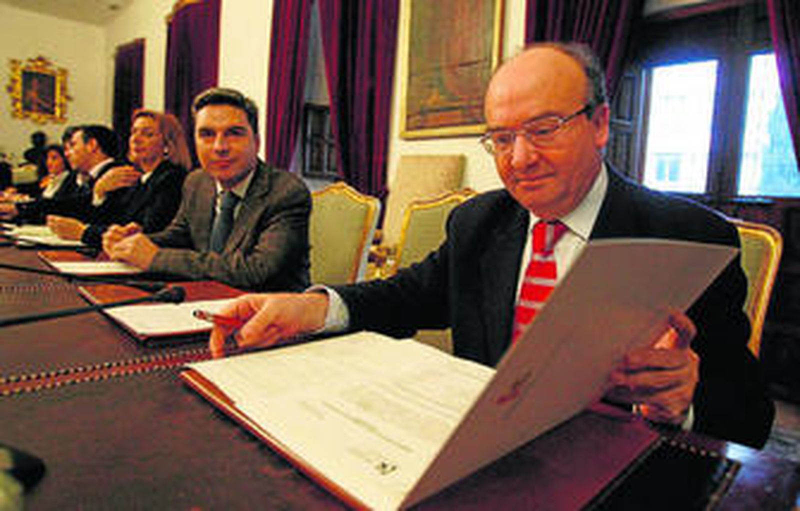 Los populares Luis Martín y Andrés Lorite en una imagen de archivo de un Pleno provincial.