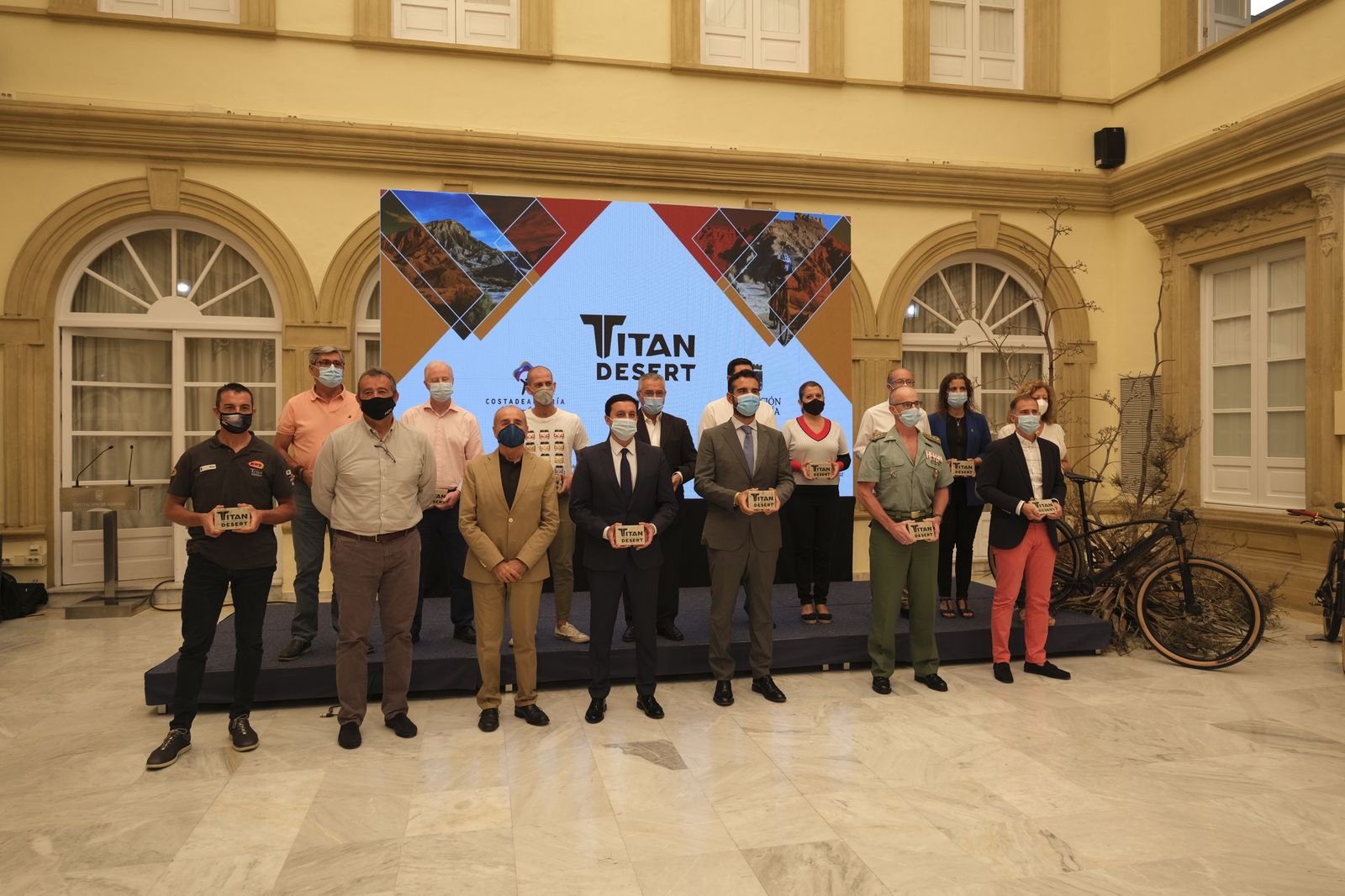 Fotogalería presentación Titan Desert Almería