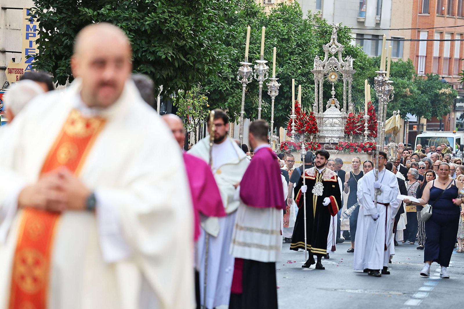 Imágenes de la procesión del Corpus Christi por las calles de Huelva