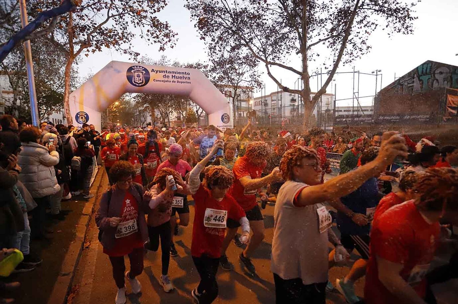Imágenes de la carrera de San Silvestre en Huelva