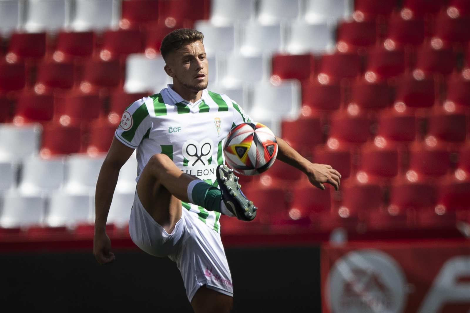 Las mejores fotos del ambiente en el Recreativo Granada - Córdoba CF