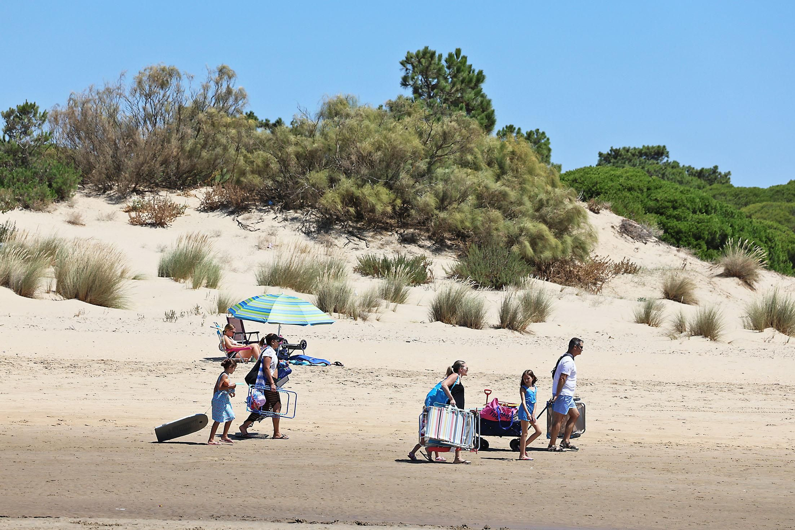 Las imágenes del domingo de playa en Huelva