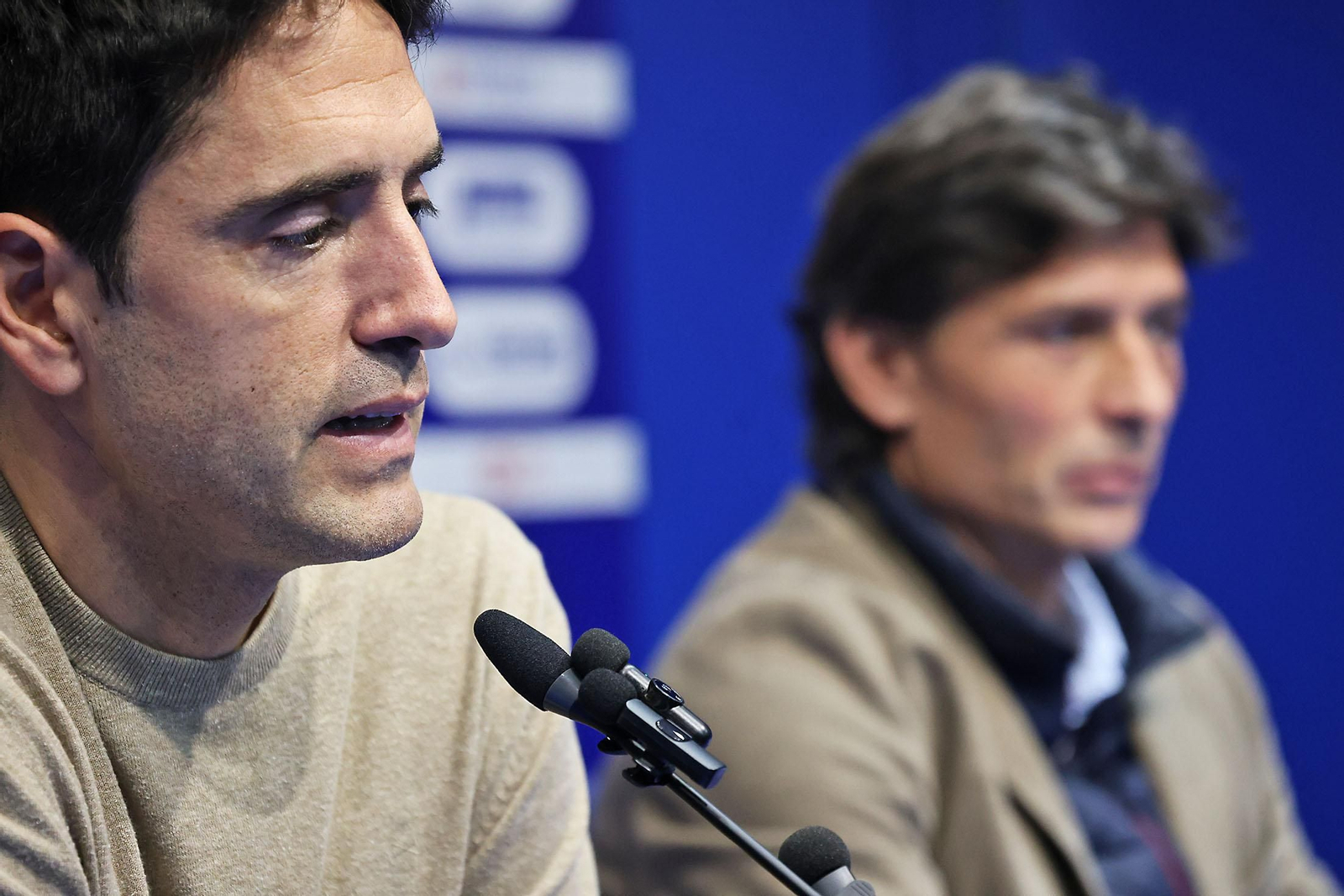 Imágenes de la Presentación de Íñigo Vélez como nuevo entrenador del Recreativo de Huelva