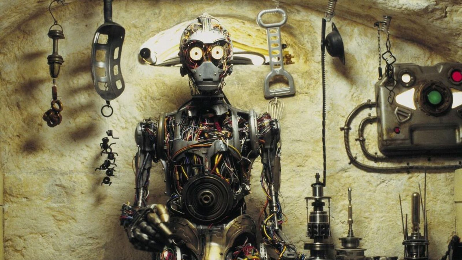 El androide C3PO, a medio construir en el 'Episodio I'.