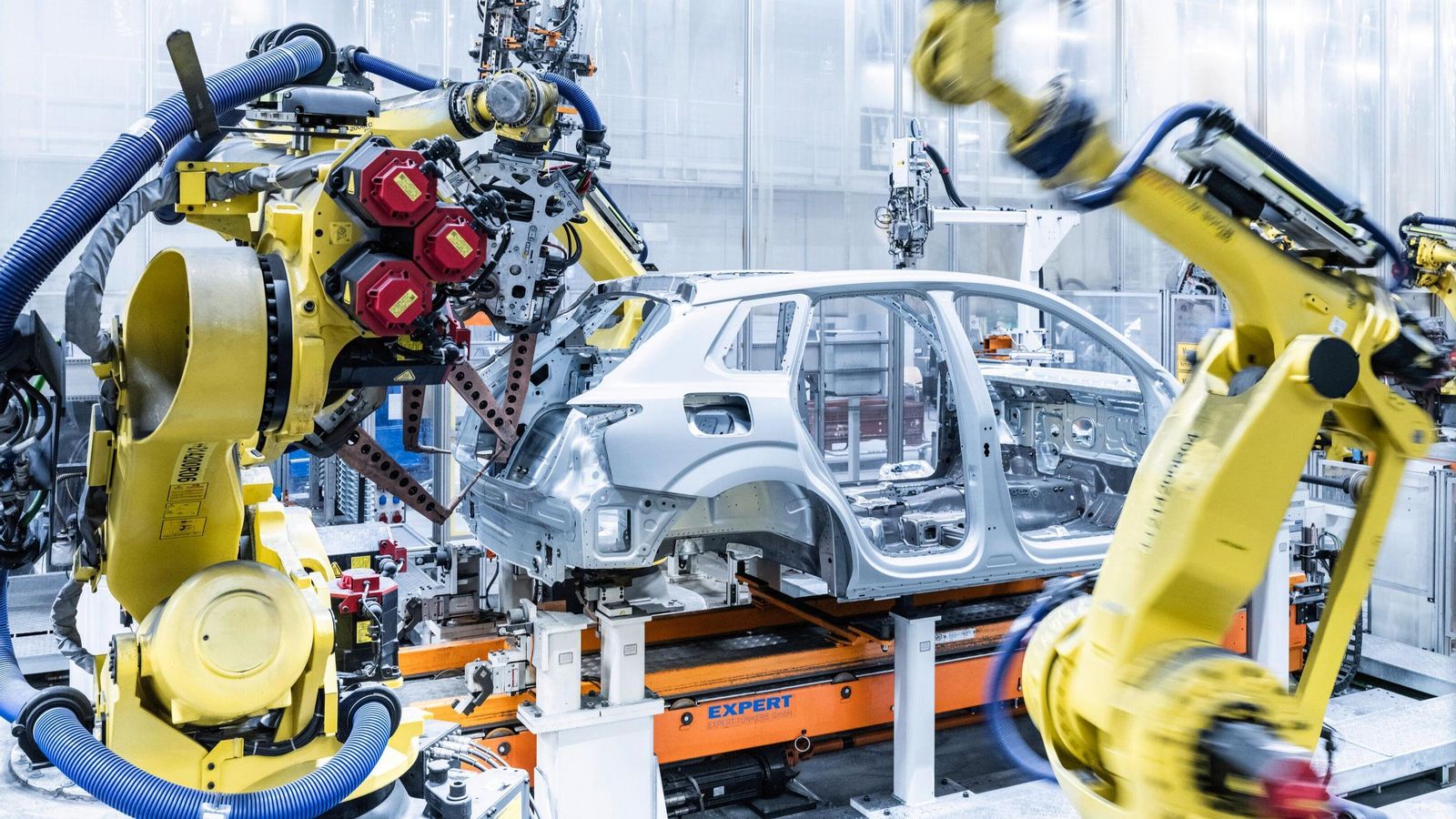 Györ ha pasado de ser la casa del Audi TT a convertirse en la del Q3, si bien esta generación también se ensamblará en Inglostadt. Györ ha pasado de ser la casa del Audi TT a convertirse en la del Q3, si bien esta generación también se ensamblará en Inglostadt.