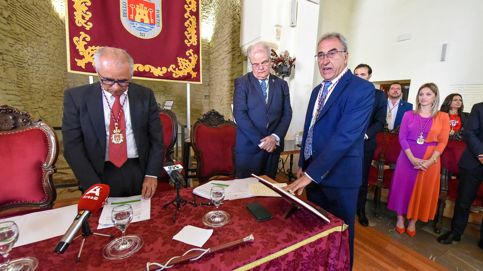 La investidura de Jóse Antonio Santos como Alcade de Tarifa, en imágenes