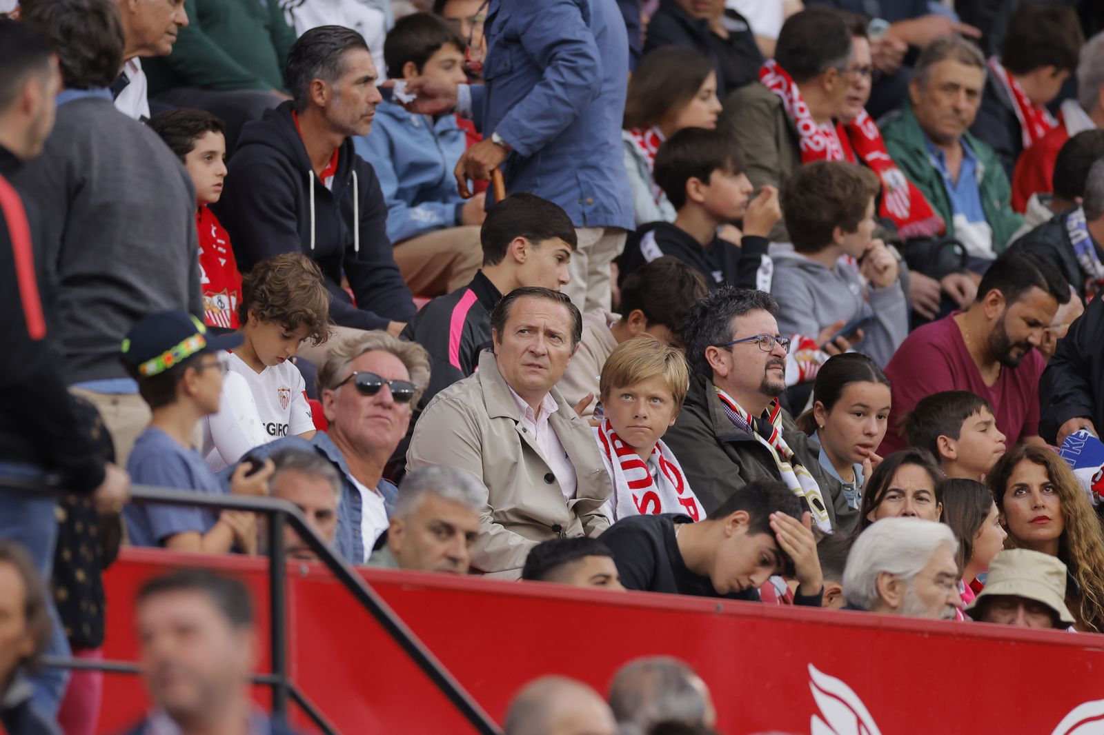 Búscate en las fotos del Sevilla-Madrid