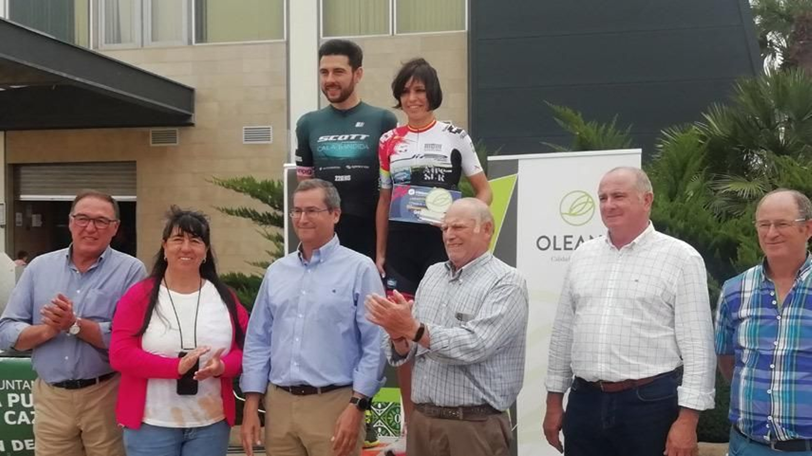 José María Sánchez y Esther Maqueda en el podio.