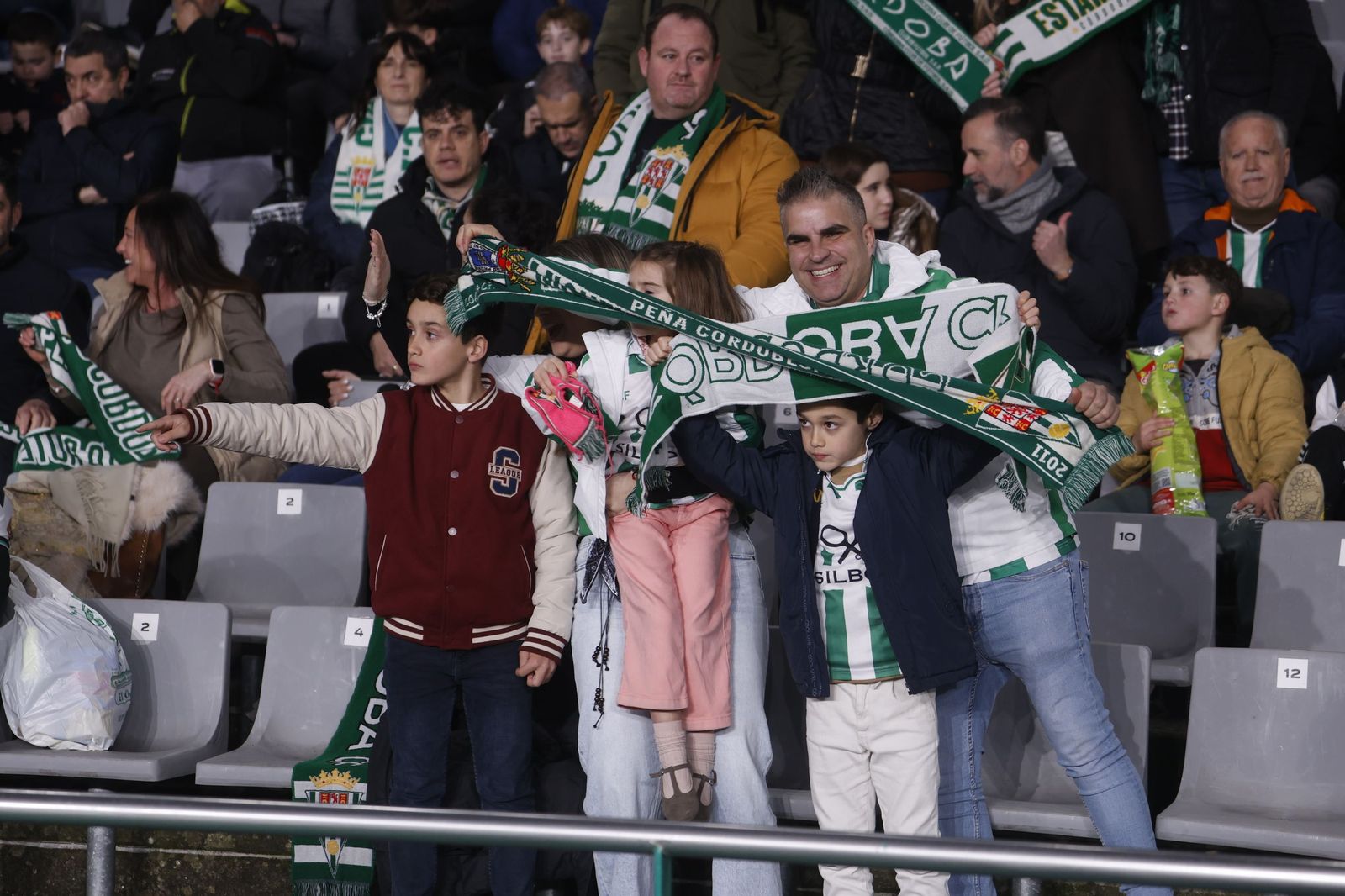 Las mejores fotos del ambiente en El Arcángel para el Córdoba CF - Valladolid