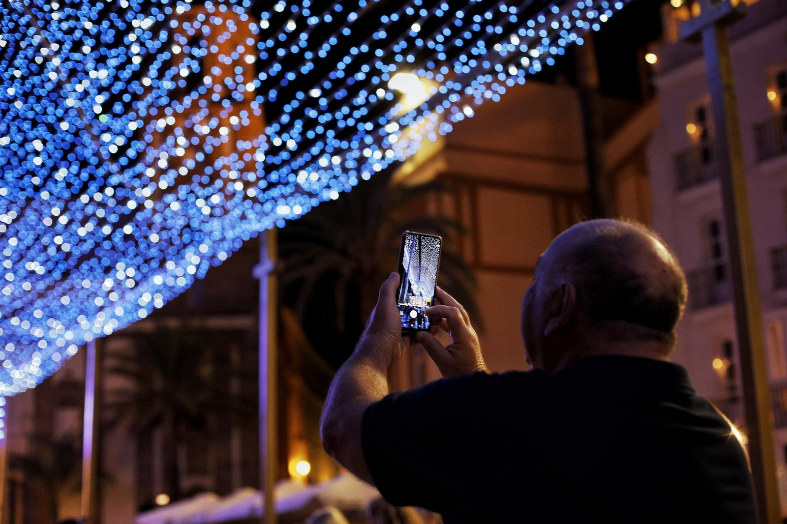 Imágenes de la inauguración del Canal de Cádiz Fenicia en la plaza de la Catedral