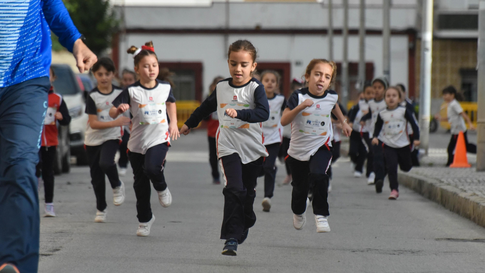 Fotos de la carrera contra la leucemia del Colegio Salesianos de La Línea