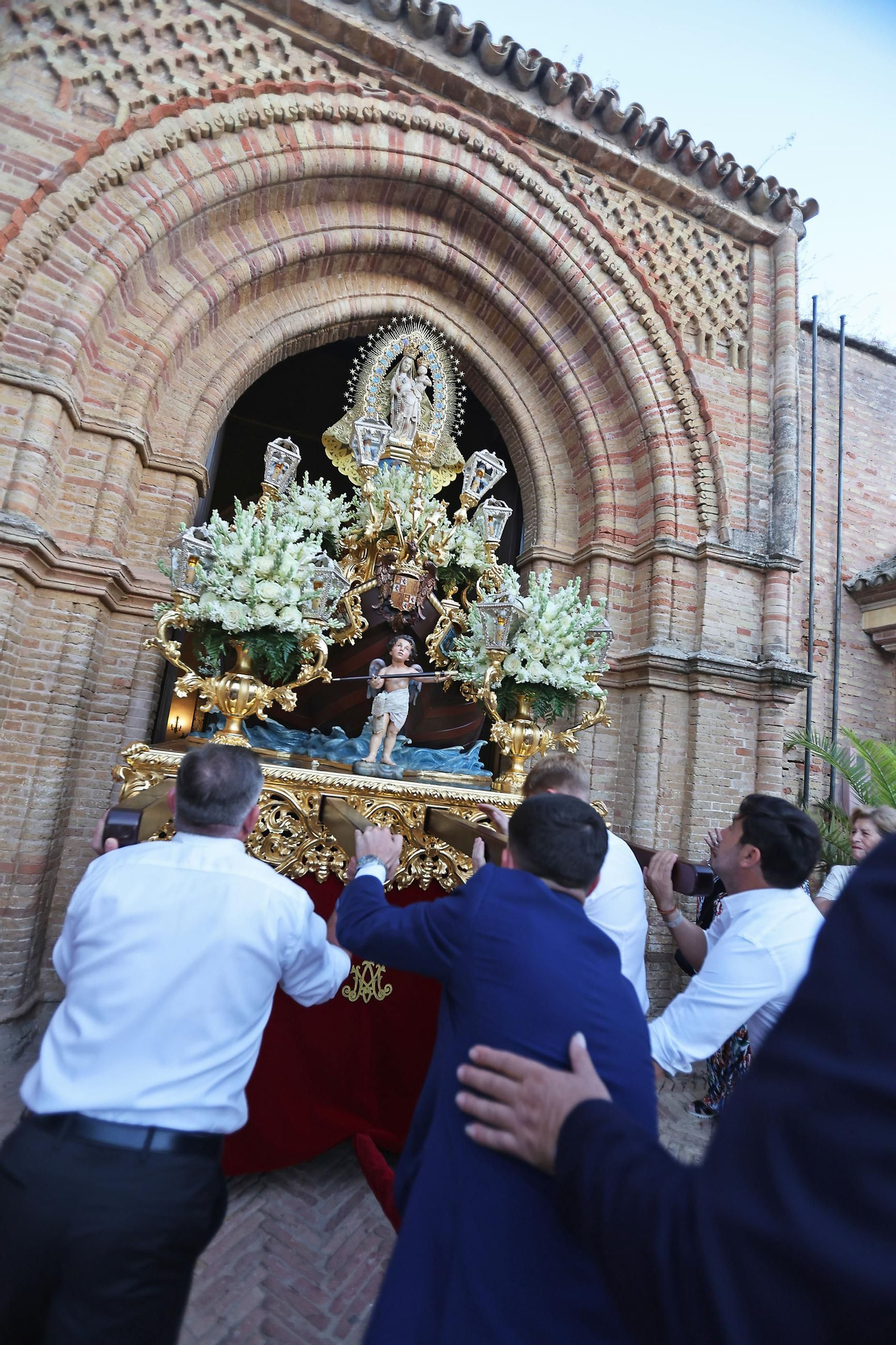 Imágenes de la procesión de Nuestra Señora de los Milagros en Palos de la Frontera Imágenes de la procesión de Nuestra Señora de los Milagros en Palos de la Frontera