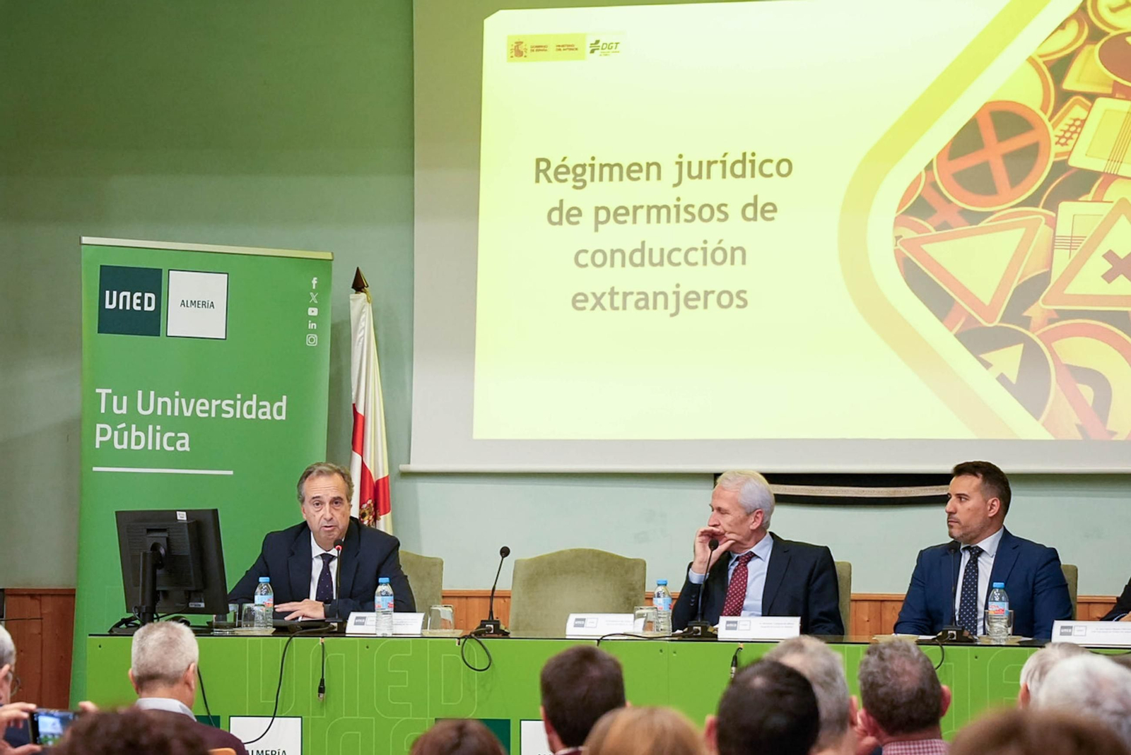 Las imágenes de la III Jornada de Tráfico, Seguridad Vial y Medicina Legal de la UNED de Almería