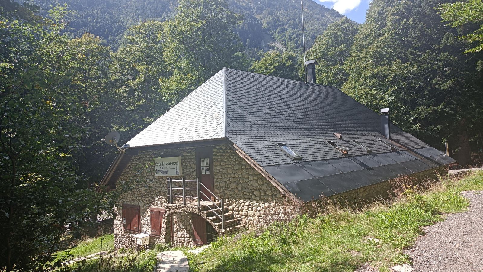 Refugio de Conangles, final de la etapa.