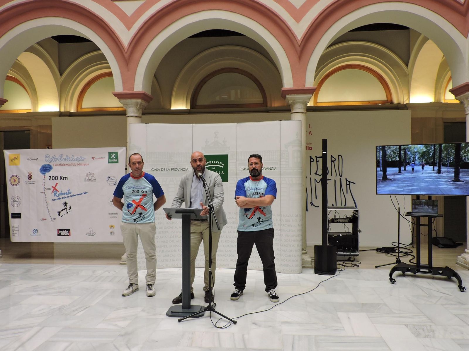 Presentación del reto Zancadas por Roberto en la Casa de la Provincia de Sevilla.
