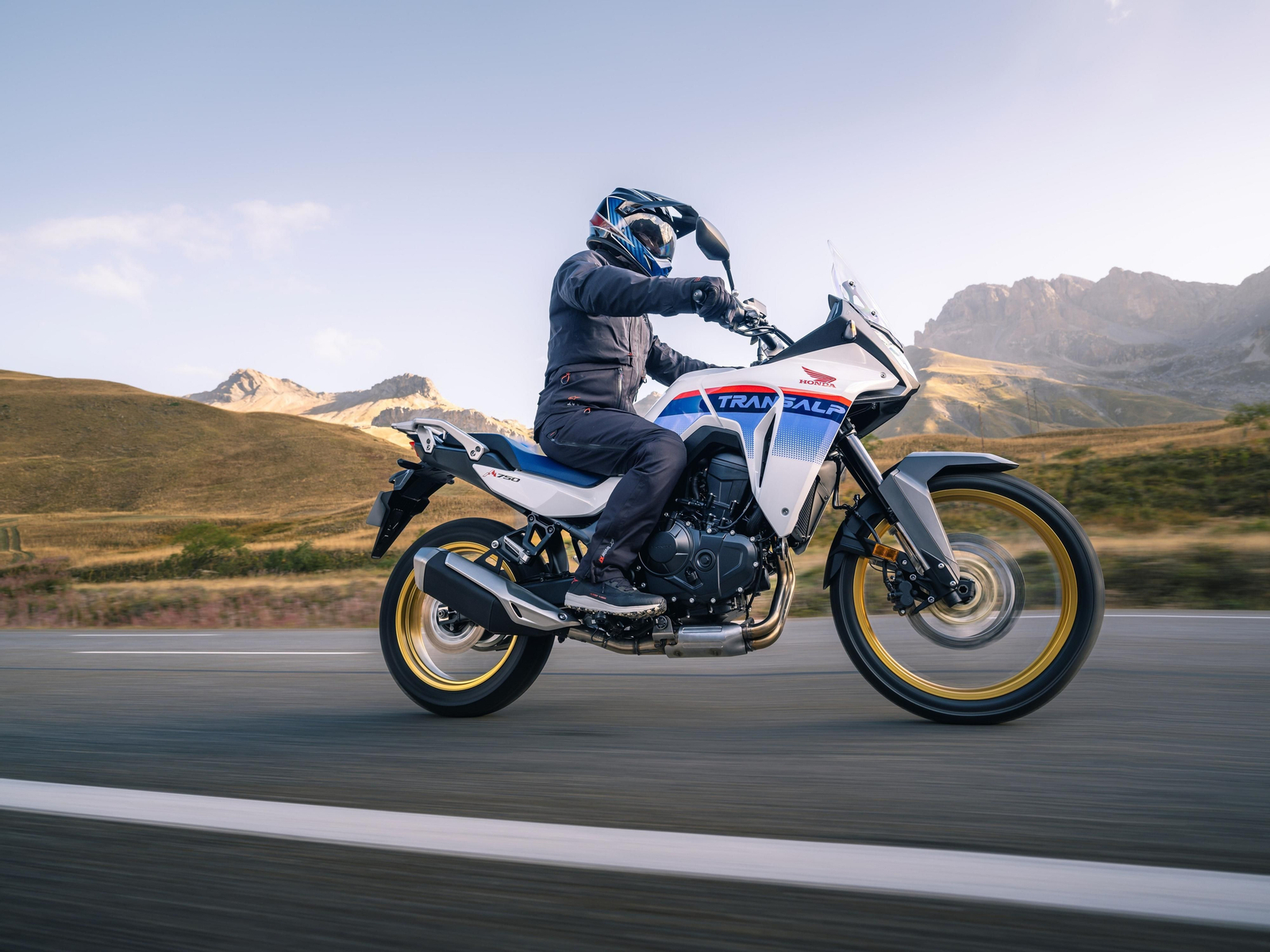 Honda Transalp XL 750, vuelve la trail por antonomasia