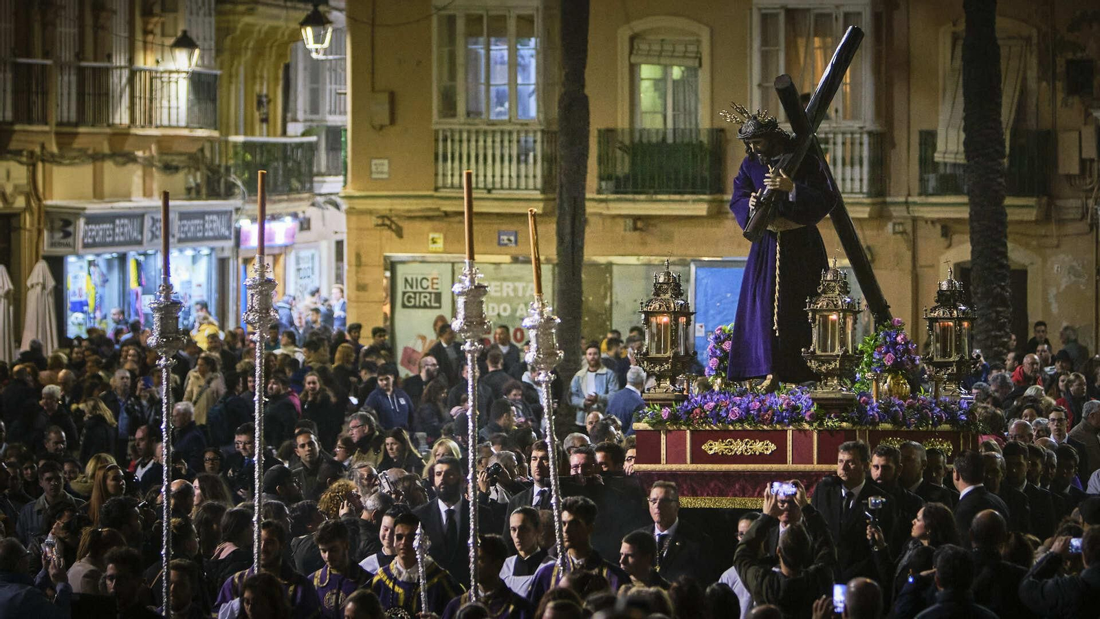 Traslado del Señor del Mayor Dolor a la Catedral para presidir el vía crucis general de hermandades