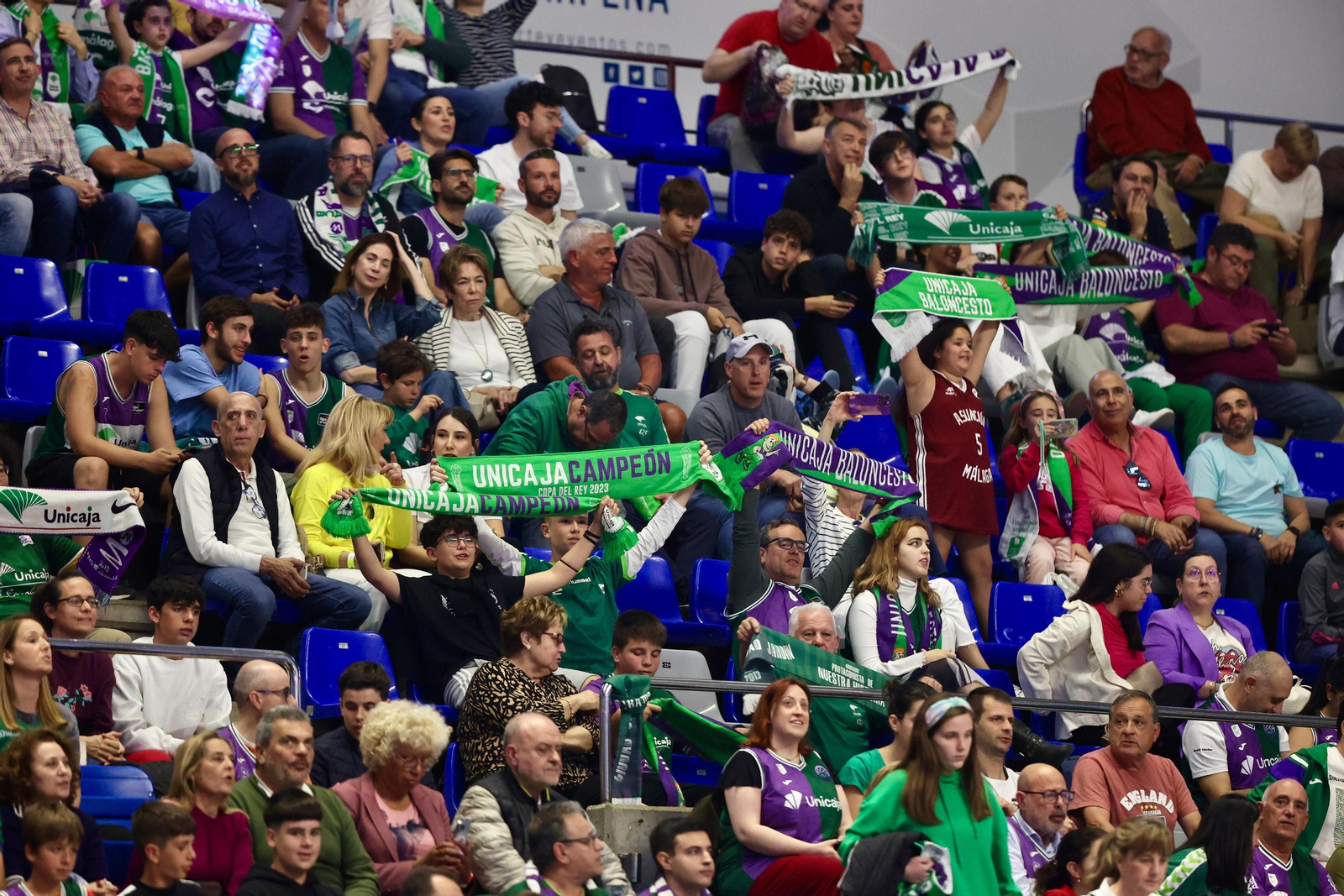 Búscate en las gradas del Carpena en el Unicaja - Casademont Zaragoza