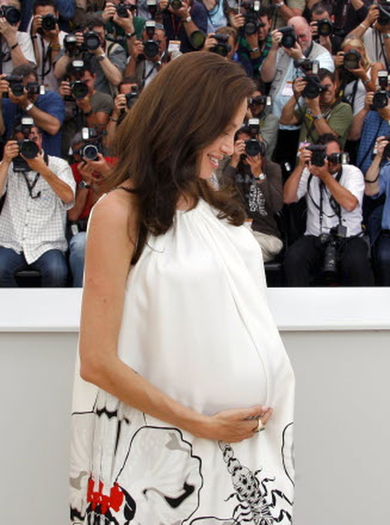 Angelina Jolie da a luz a un niño y una niña