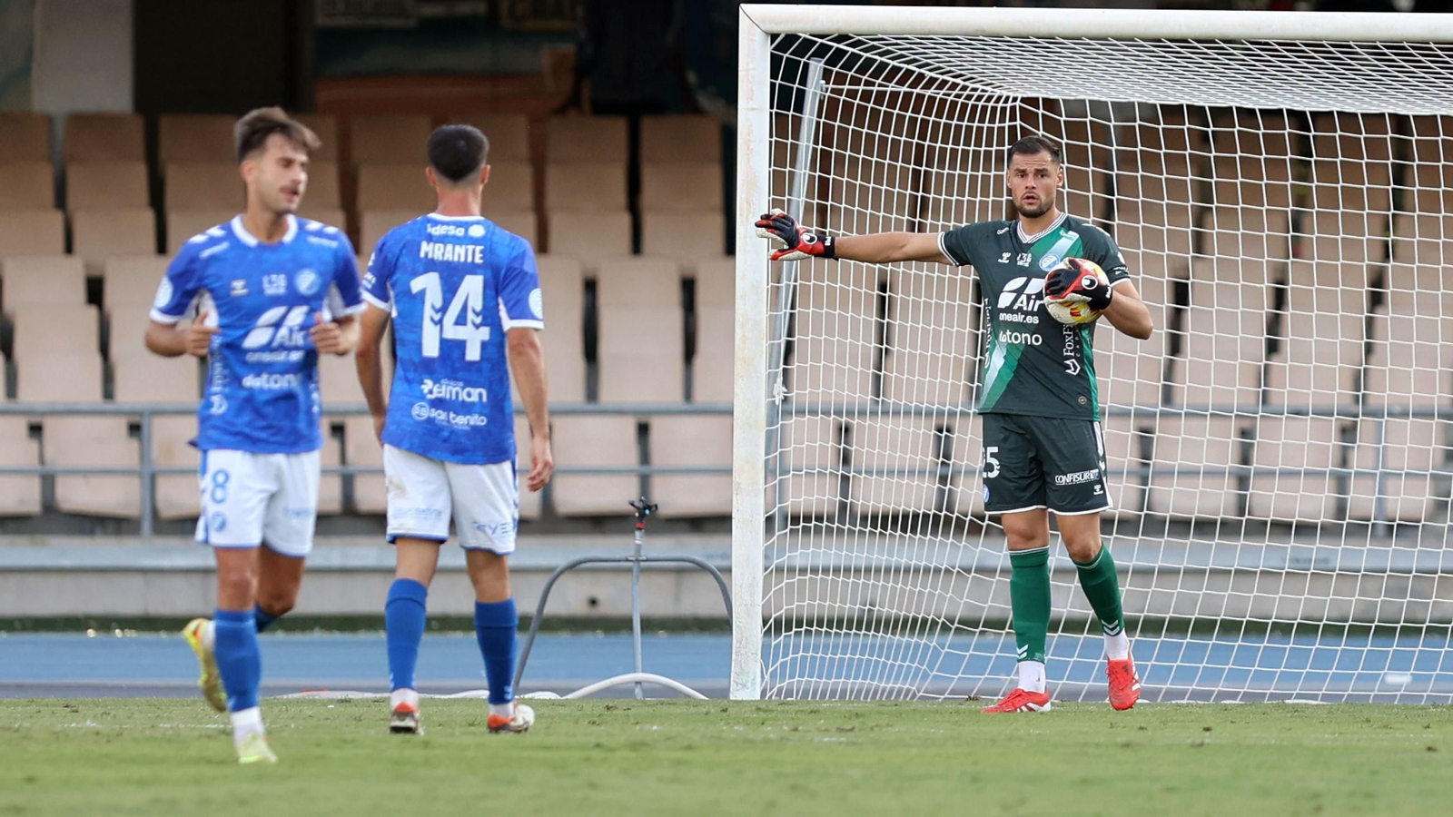 Imágenes del Xerez DFC contra el Atlético Antoniano en Chapín