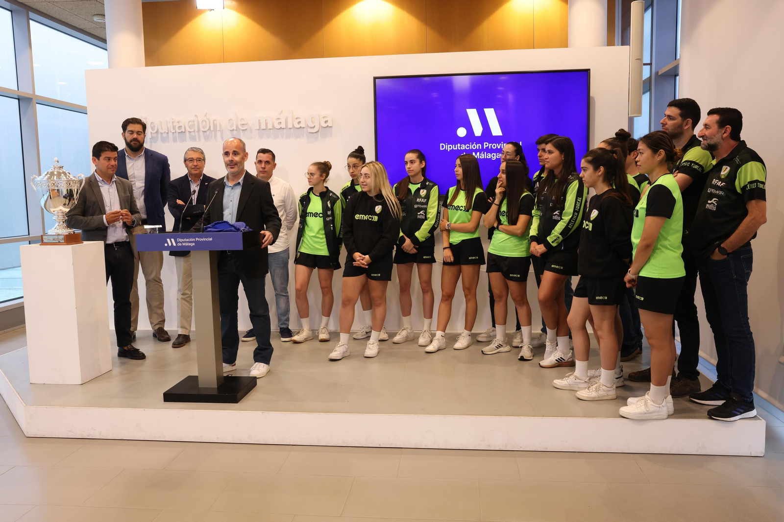 El Nueces de Ronda Atlético El Torcal, recibido por la Diputación tras su ascenso