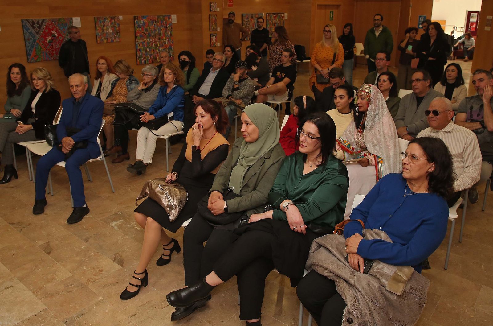 Fotos de la exposición de Zahira Tigtate en Algeciras