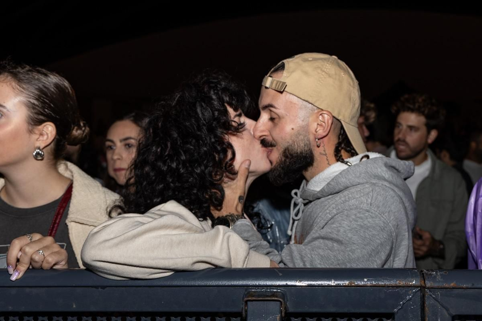 Feria de noche de San Lucas, Concierto de La Plazuela y La Mona Chita Rock, en imágenes