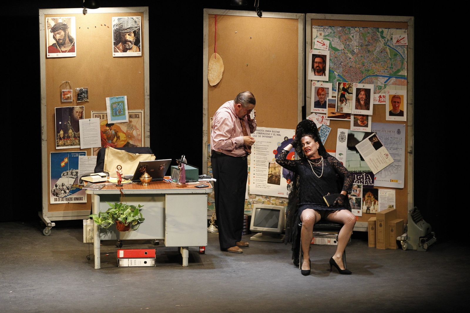 Fotogalería Festival de Teatro de El Ejido. Obra "El Asesino de la Regañá". Teatro Municipal de El Ejido