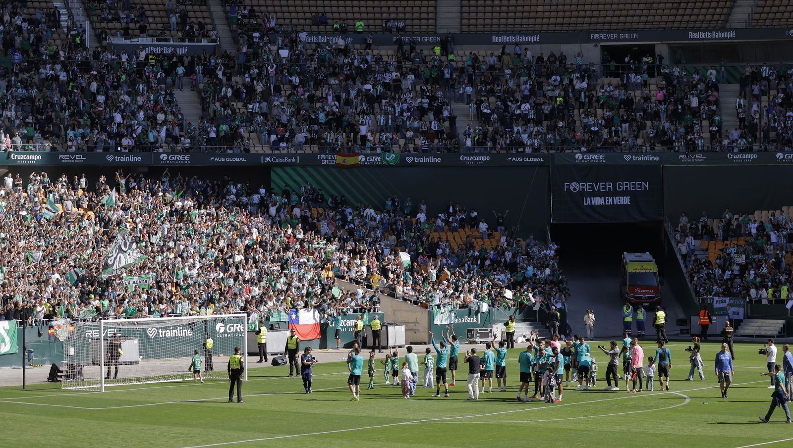 Las fotos del entrenamiento del Betis a puerta abierta