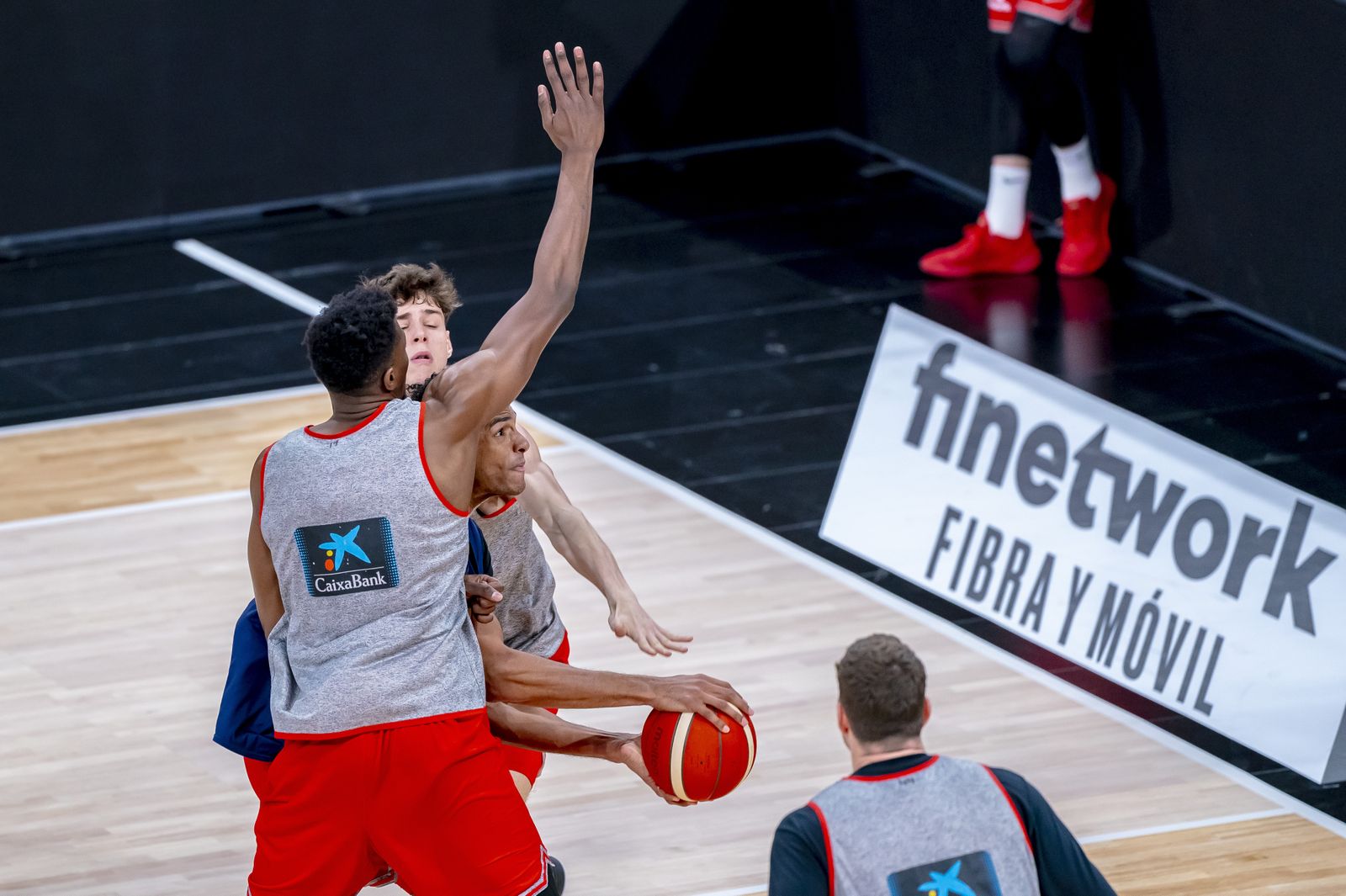 La España de Alberto Díaz, Yankuba Sima y Saint-Supéry sigue trabajando en Zaragoza