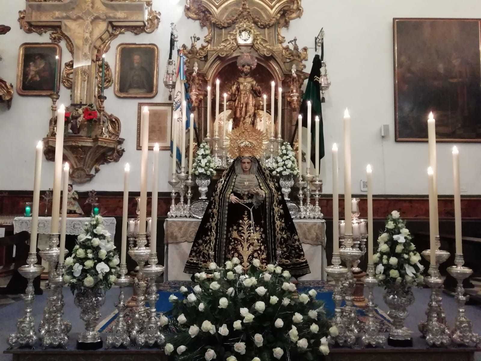 Nuestra Señora de la Soledad, de la hermandad de la Vera-Cruz, estos días en besamanos.