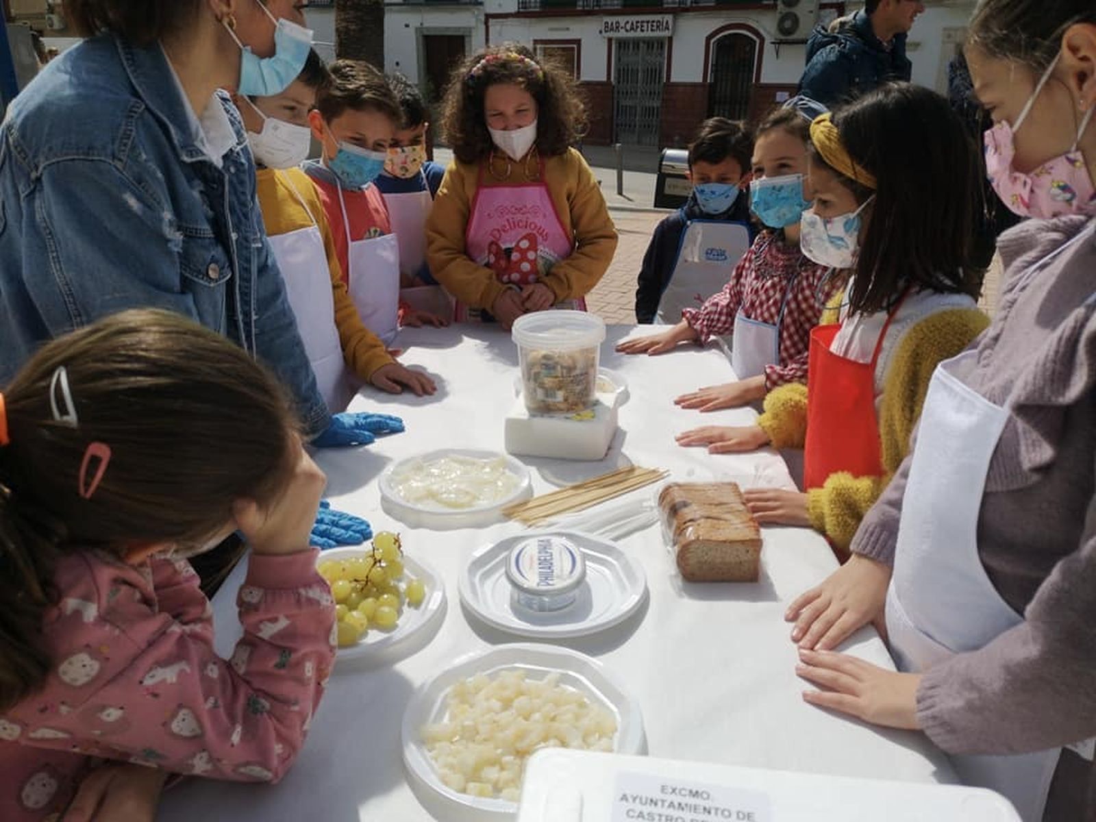 La celebración del certamen gastronómico del bacalao de Semana Santa en Castro del Río, en imágenes