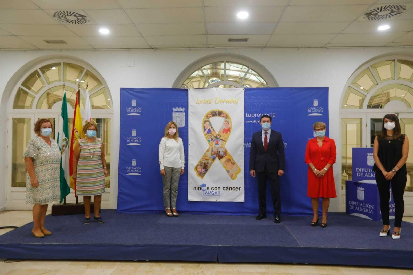 ‘Lazos dorados’ contra el cáncer infantil