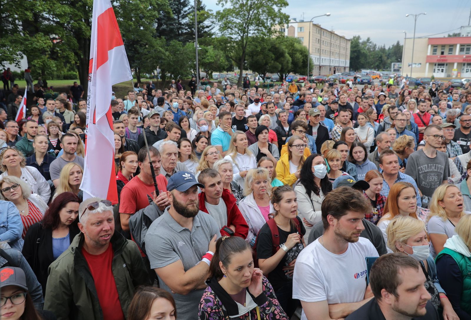Manifestación contra la brutalidad policial y los resultados de las elecciones presidenciales este jueves en Lesnoy, en las afueras de Minsk.
