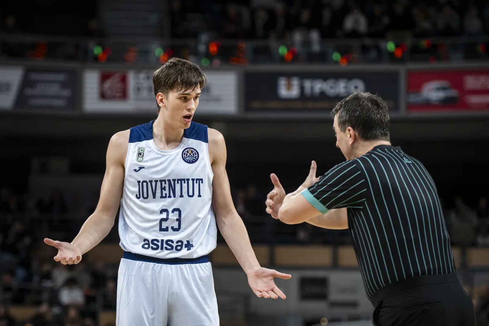 BCL: El Chalon vence al Joventut (84-77) y pone ardiendo el grupo del Unicaja