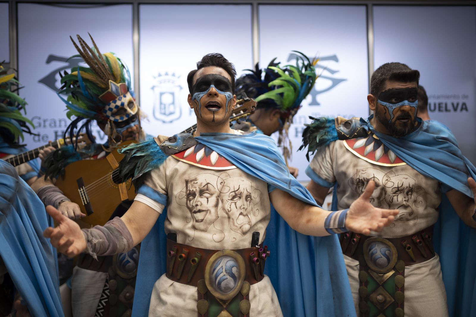 Imágenes de la actuación de la comparsa de Bollullos "El sacrificio" en el Carnaval Colombino