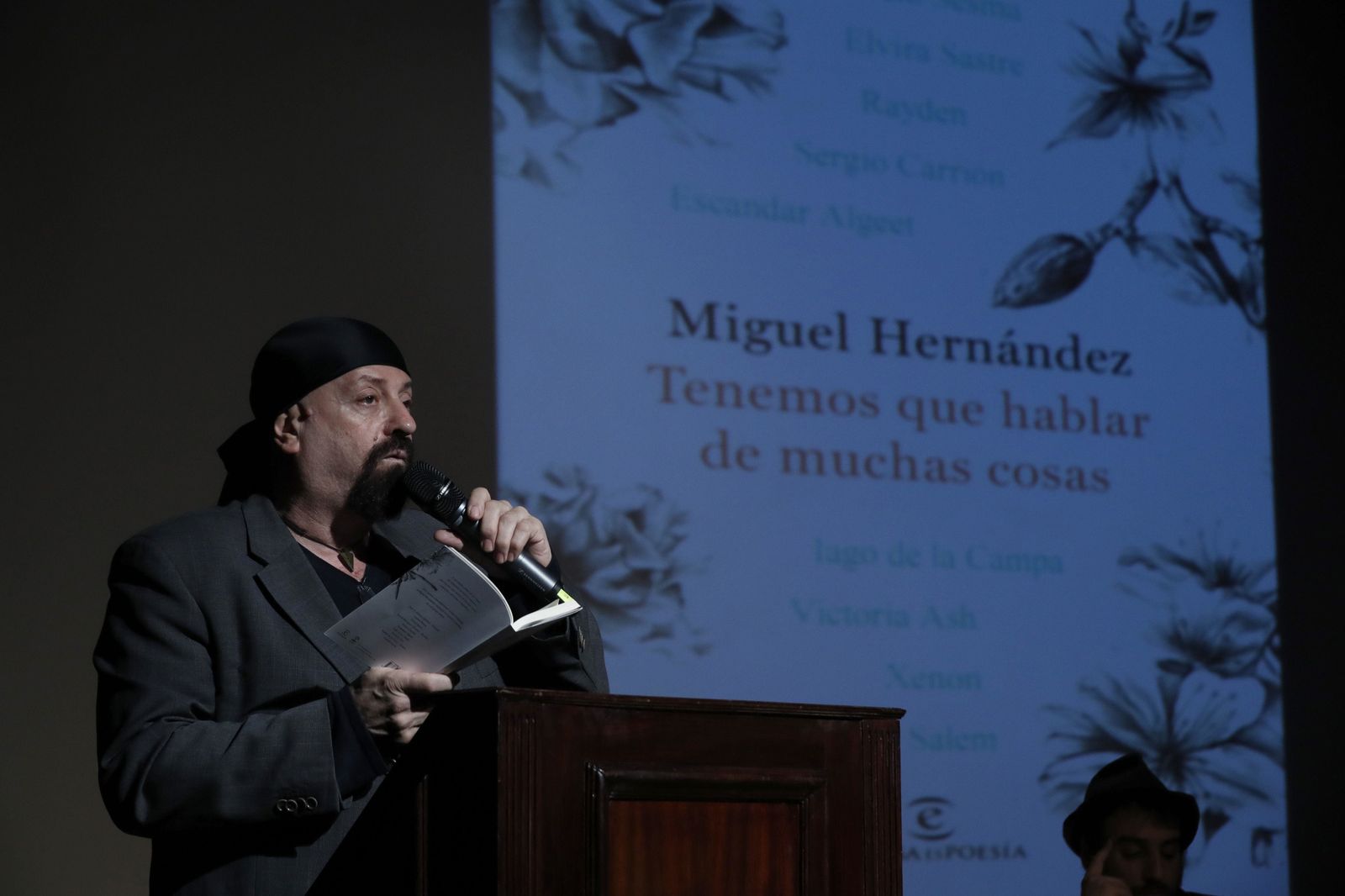 El poeta argentino Carlos Salem, el más veterano de los participantes.