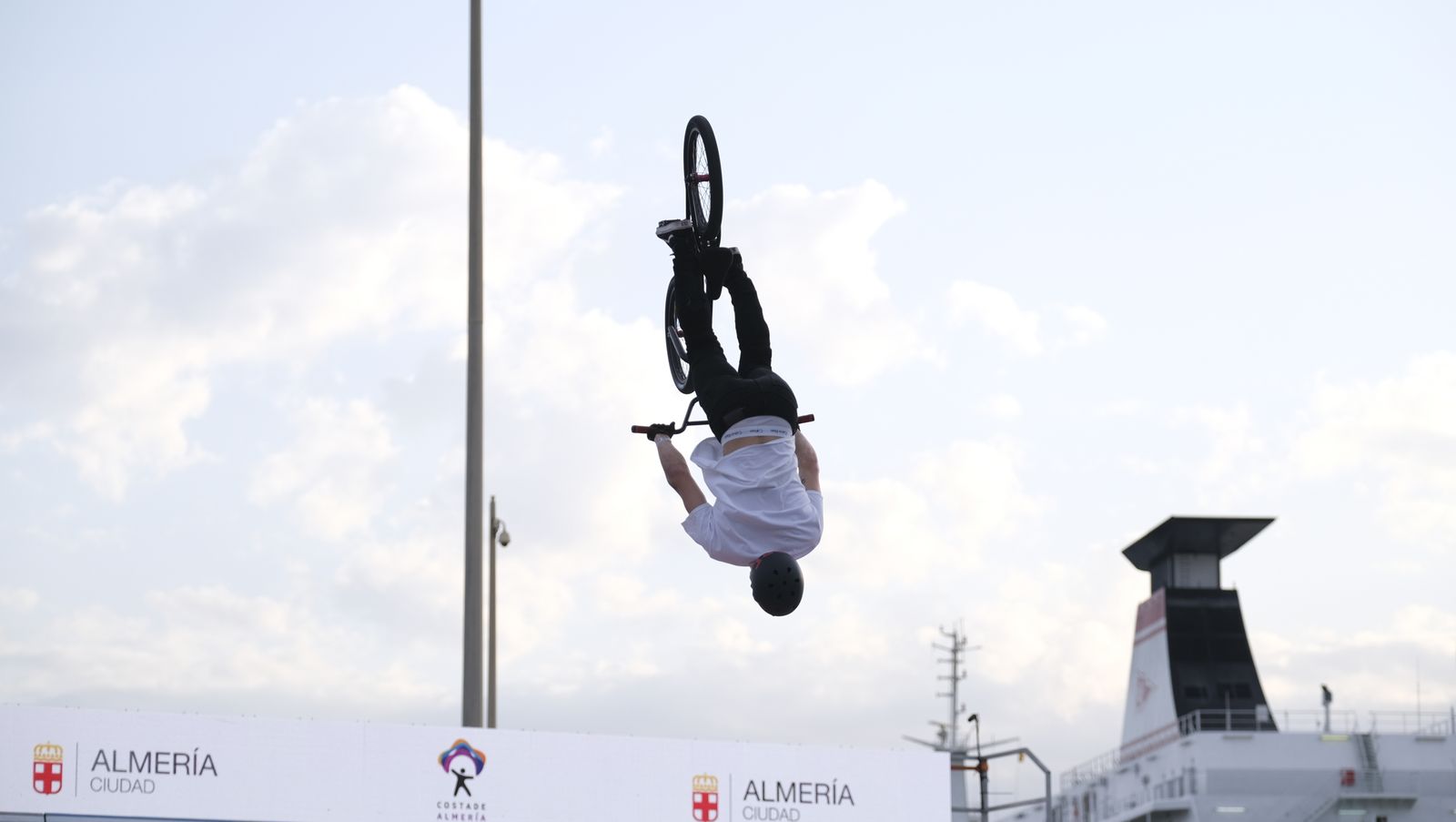 Imágenes de la segunda jornada de la Andalucía World Series Almería