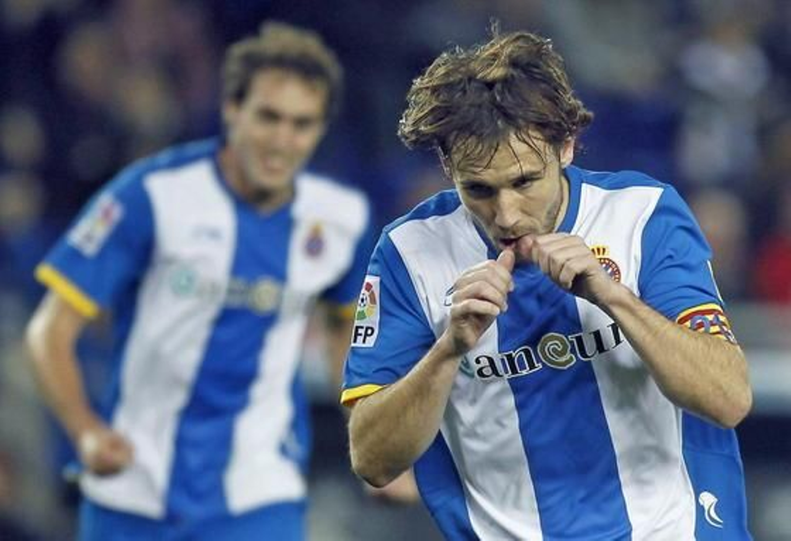 El Granada pierde con contundencia ante el Espanyol en Cornella El Prat (3-0). / EFE